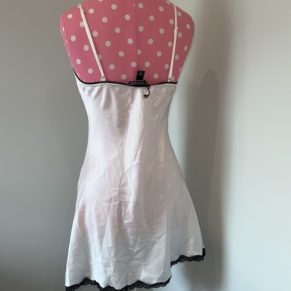 VICTORIA’S SECRET NEW WHITE & BLACK CAMISOLE size small - Picture 9 of 12